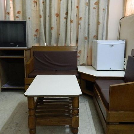Viraaj Guest House Noida Kültér fotó