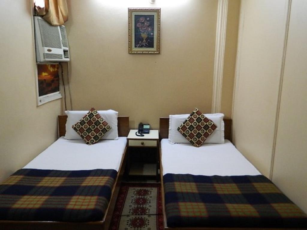 Viraaj Guest House Noida Kültér fotó