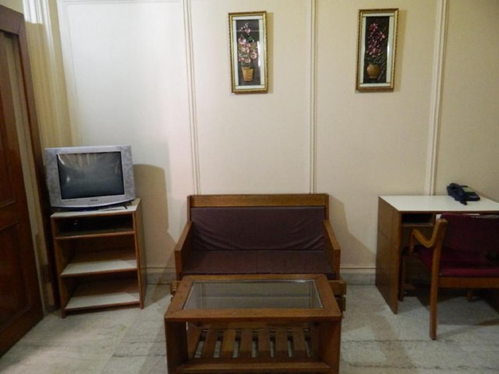 Viraaj Guest House Noida Kültér fotó
